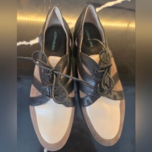 Ask Alice Italian Made Oxfords Size 6.